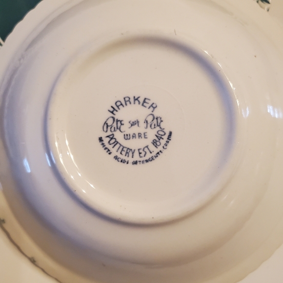 8 Piece Vintage Harkerware Pottery Pate sur Pate Plates Bowls Cups Mid-century - Picture 12 of 13